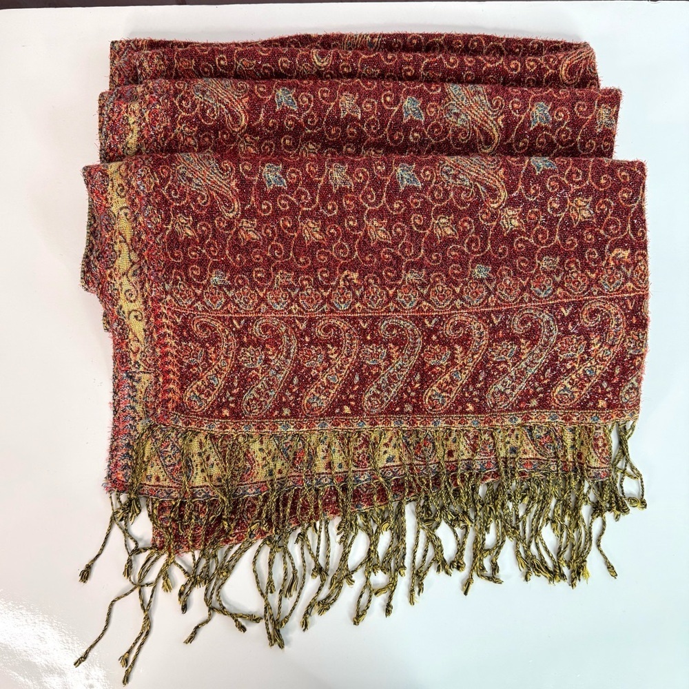 BINDYA 27” x 73” Metallic Thread Rust Gold Jaal Paisley
Reversible Shawl Wrap - Picture 4 of 16
